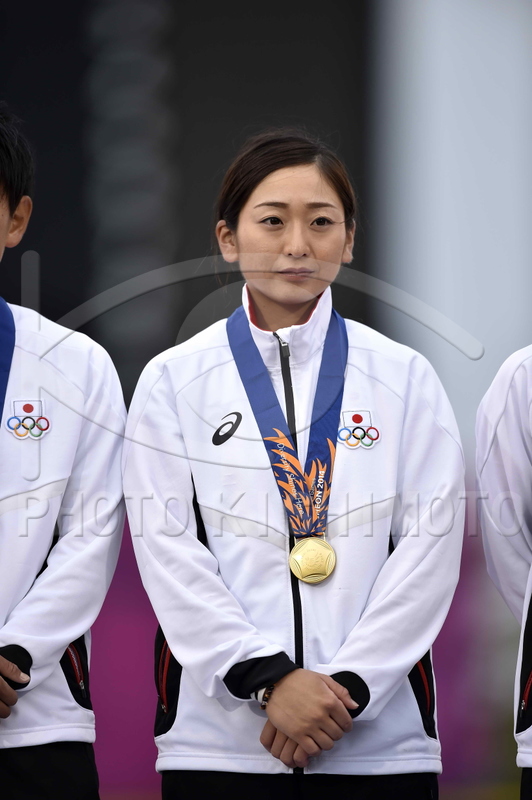 ソフトボール　2014アジア大会優勝記念写真　サイン入り ソフトボール 2014アジア大会優勝記念写真 サイン入り スポーツ選手