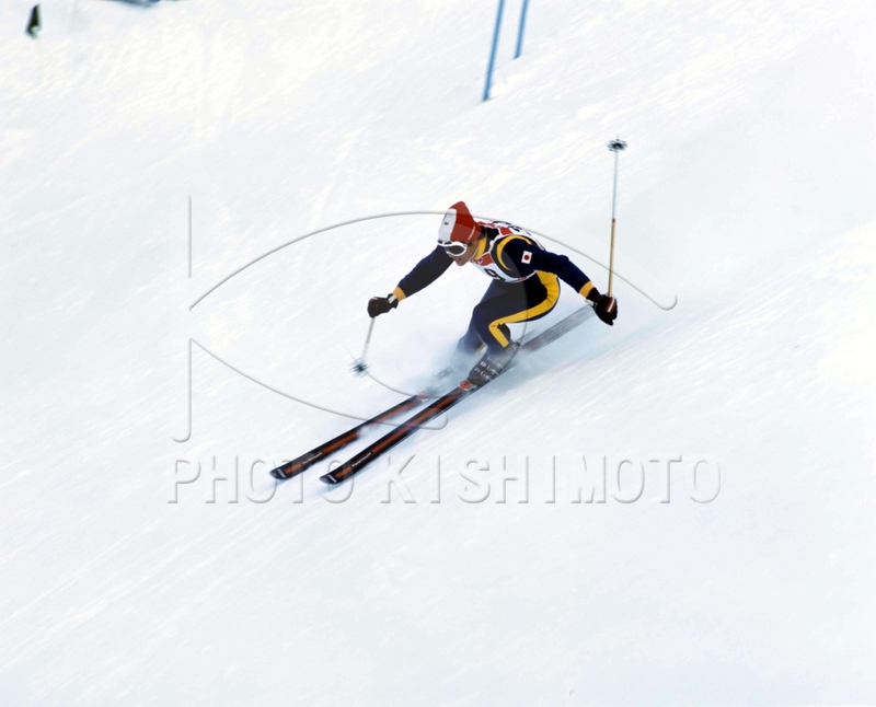 冬季長野オリンピック　大回転ポール旗 札幌冬期オリンピック – 日本デザインセンター