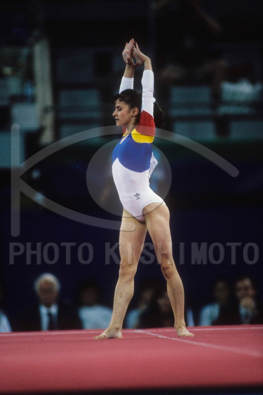 クリスティナ・ブキチェビッチ直筆サイン入り超大型フォト…美人