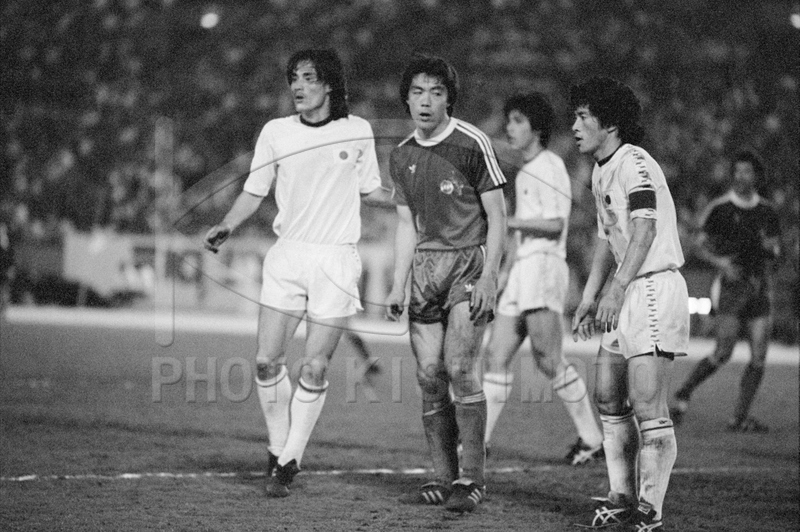 激レア 独ブレーメン直筆サイン色紙（19選手、奥寺泰彦） 1982/83年 ヴェルダー・ブレーメン 奥寺康彦 直筆サイン 1982/83
